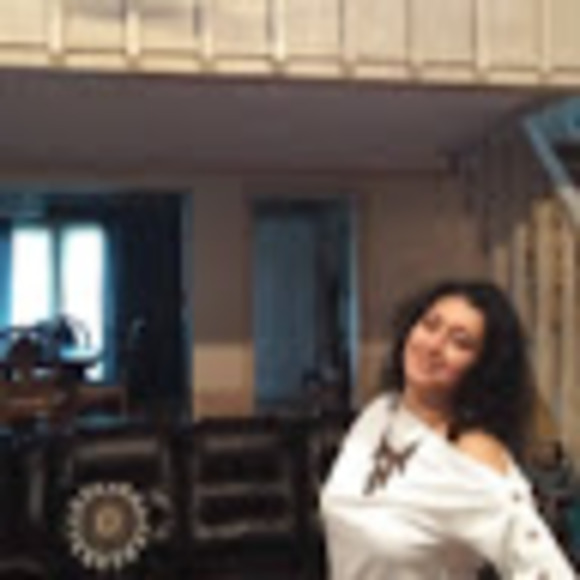 Meet your Posher, Griselda - Picture 1 of 1